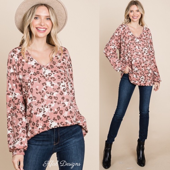 LAST 2! V Neck Puff Sleeve Leopard Top! - Picture 2 of 7